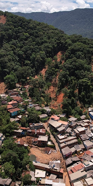 Deslizamentos causaram mortes na Barra do Sahy, em São Sebastião, Amanda Perobelli/REUTERS