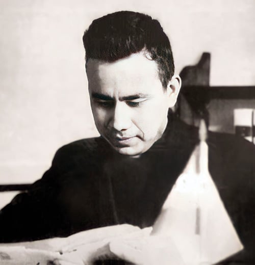 Em Quito (Equador), Beato Padre Rutílio Grande Garcia continua a sua formação como jesuíta estudando Humanidades no “Colegio Loyola”e obtendo o grau de Bacharel em Humanidades Clássicas, 25 de março de 1950, arquivo